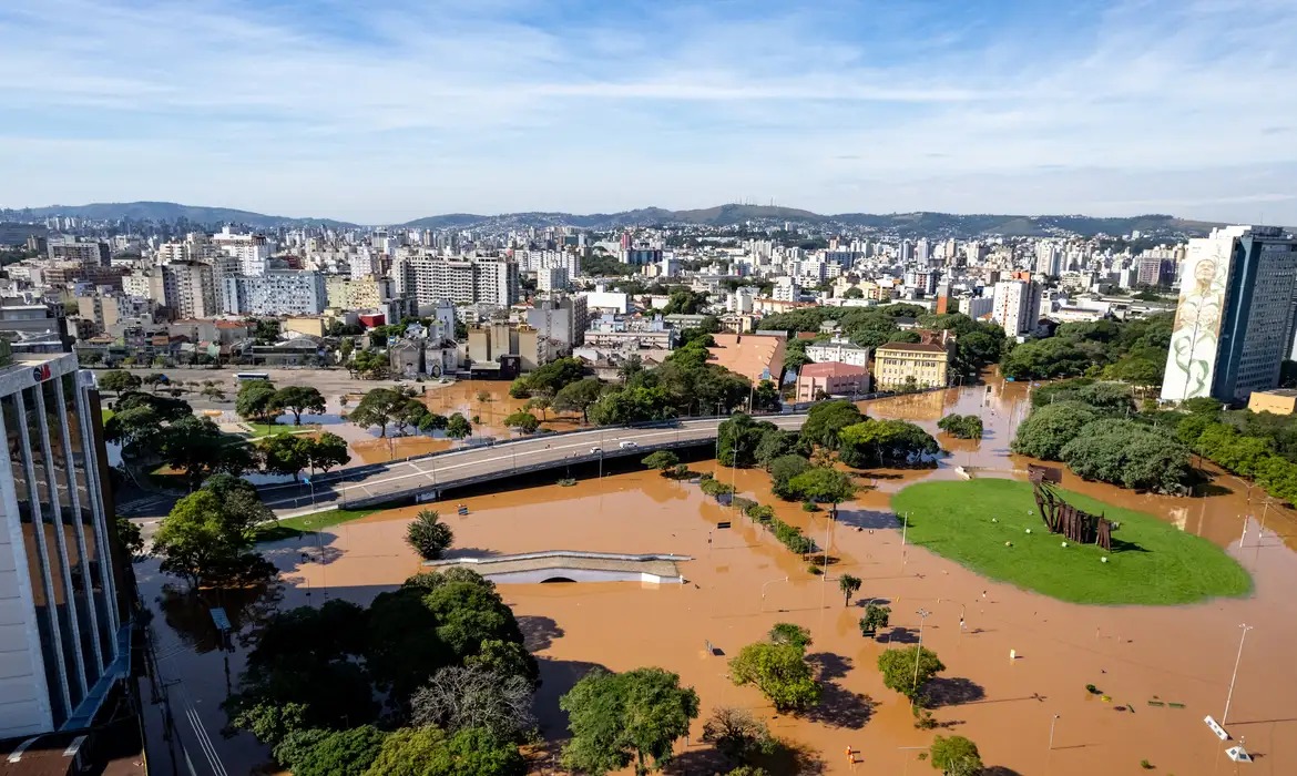 Reconstruir infraestrutura atingida por chuvas no RS custará R$ 19 bi